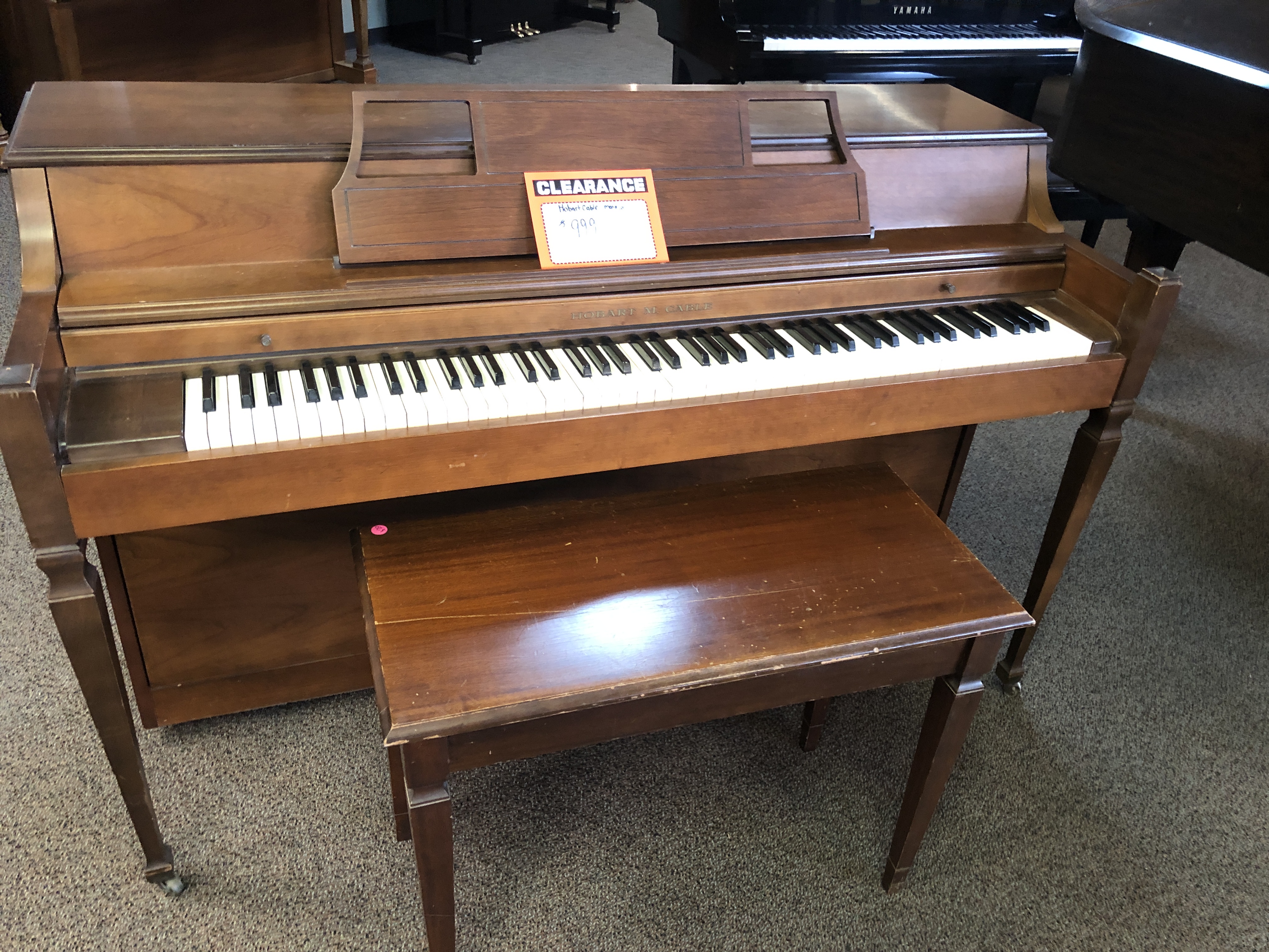 Piano droit Yamaha SU118C - Le pianiste