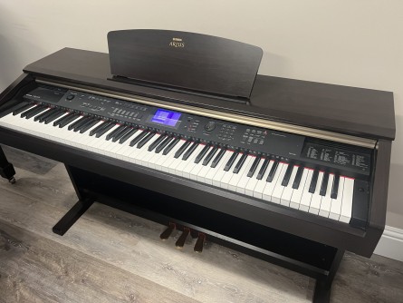 YamahaV240