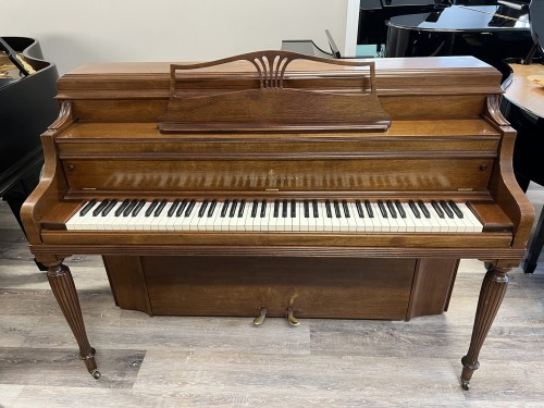 Steinway Console Wal