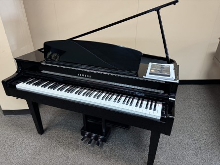 YAMAHA-CLP565GP