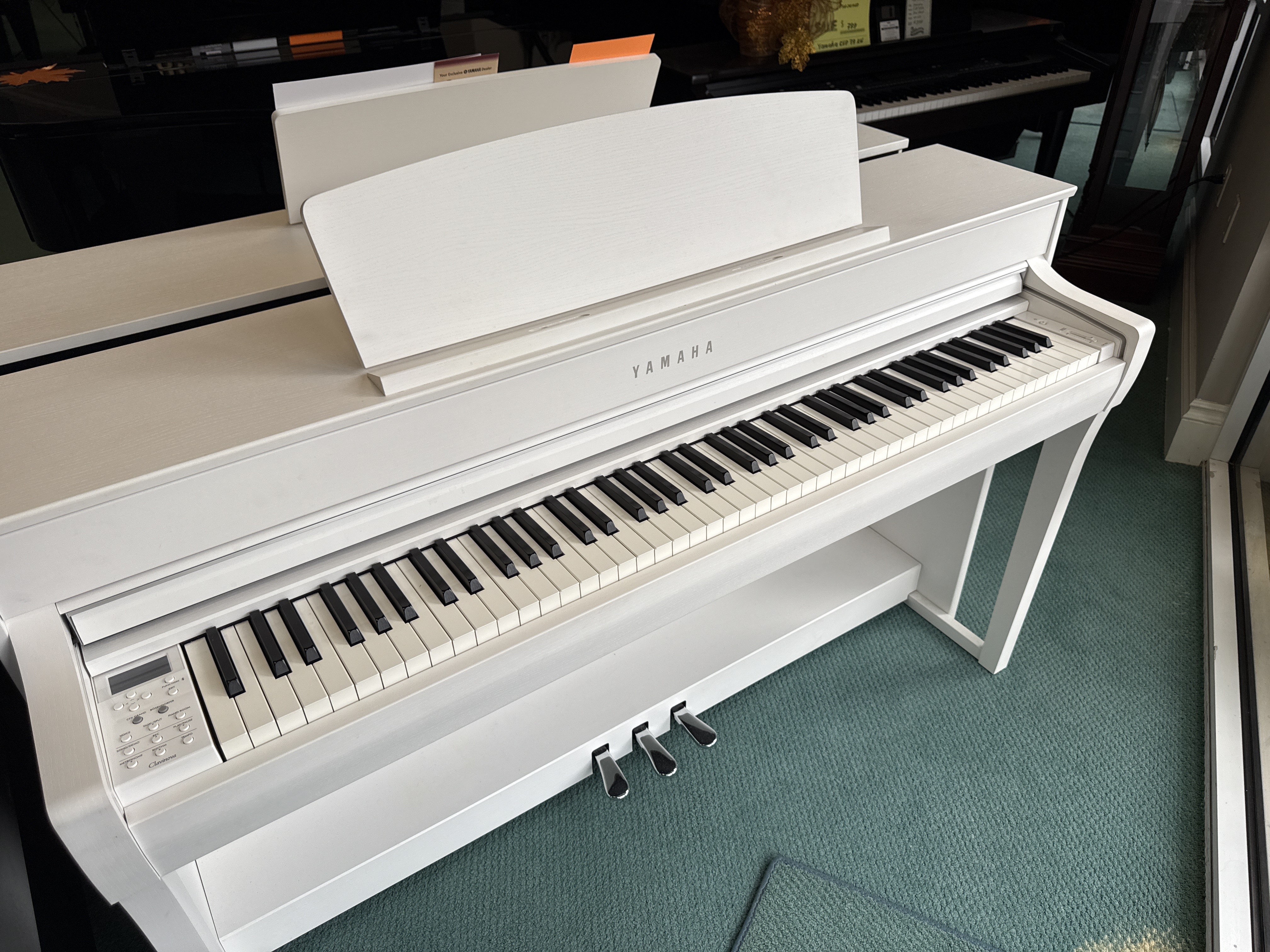 YamahaCLP745Wht