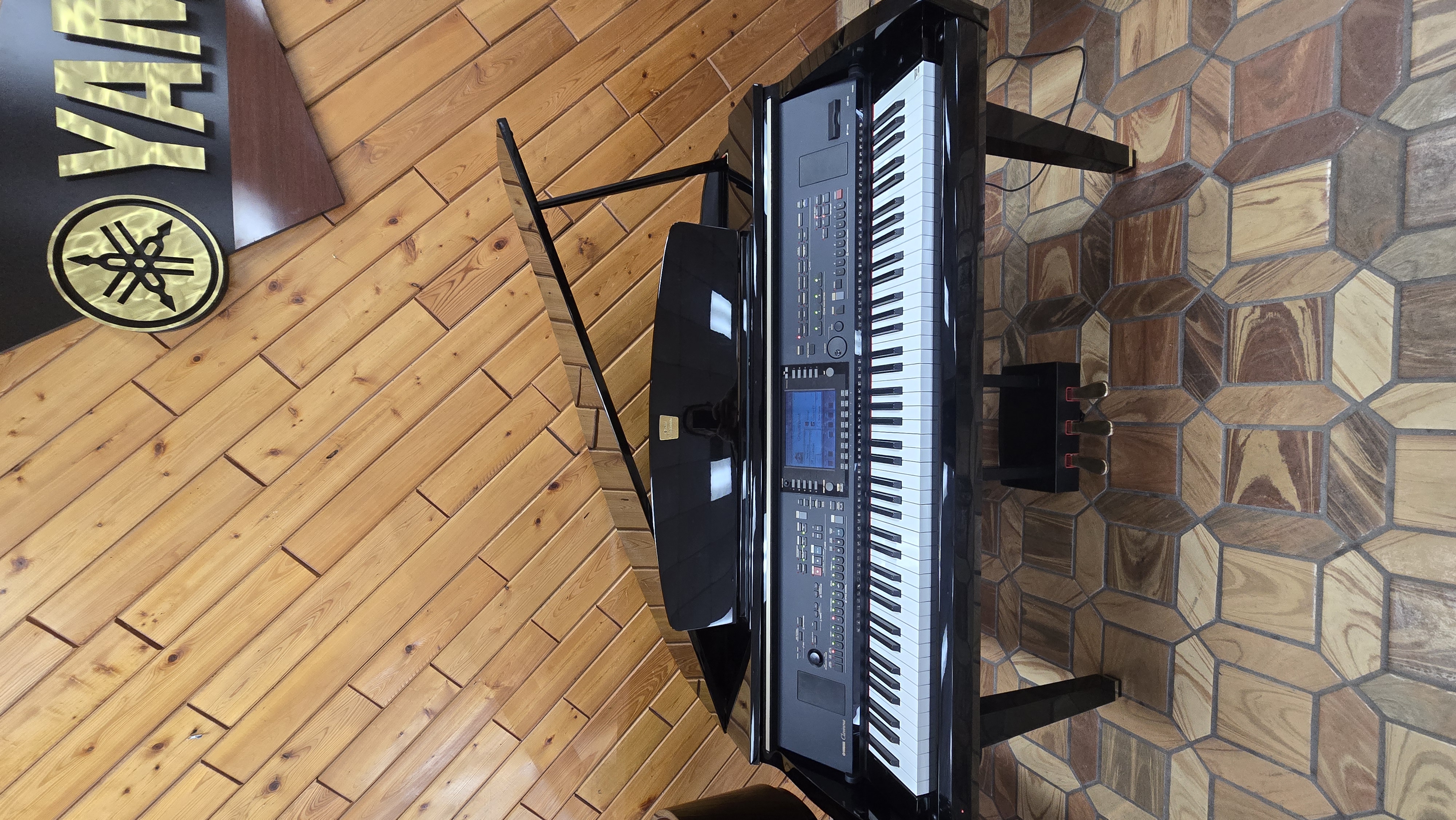 Yamaha-CVP309GP